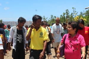 Sec. Dinky Soliman visits IP barangays to personally assess their living conditions in the area.